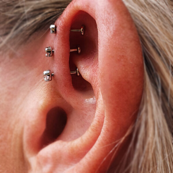 Threadless Labret - Titanium - Image 4